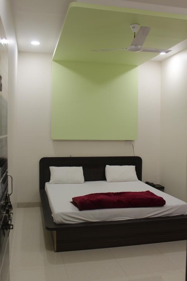 Hotel Radhika Inn Trimbak Buitenkant foto