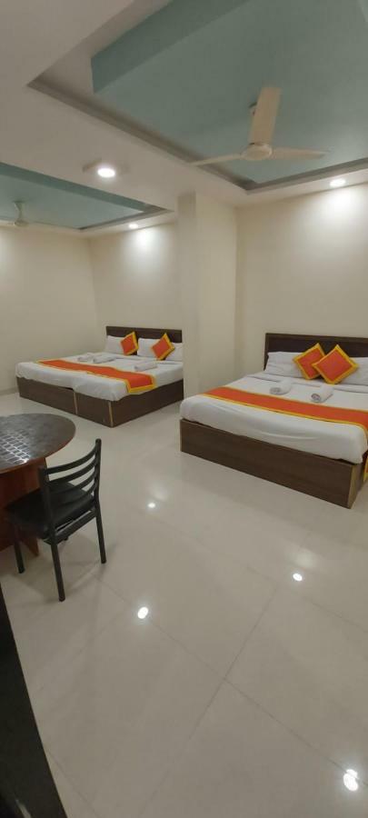Hotel Radhika Inn Trimbak Buitenkant foto