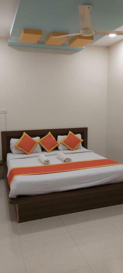 Hotel Radhika Inn Trimbak Buitenkant foto
