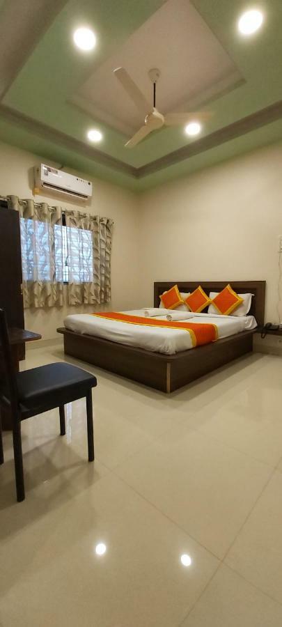 Hotel Radhika Inn Trimbak Buitenkant foto