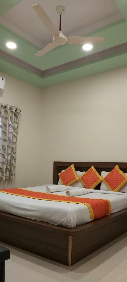 Hotel Radhika Inn Trimbak Buitenkant foto