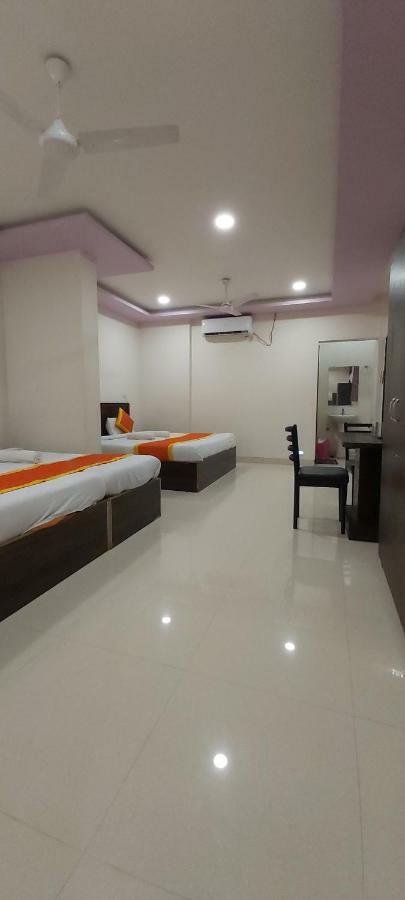 Hotel Radhika Inn Trimbak Buitenkant foto