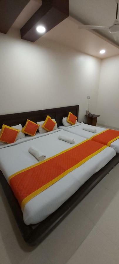 Hotel Radhika Inn Trimbak Buitenkant foto